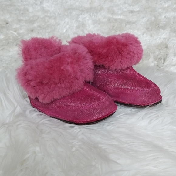 UGG Boots - Picture 4 of 7